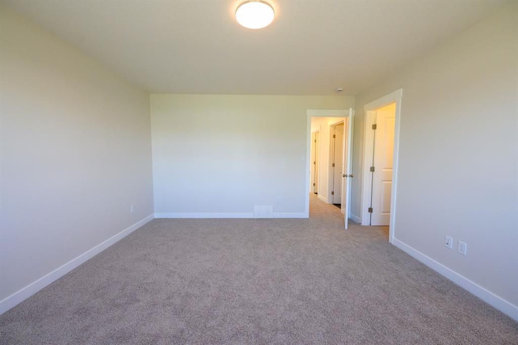 12826 87A Street  - Photo 34