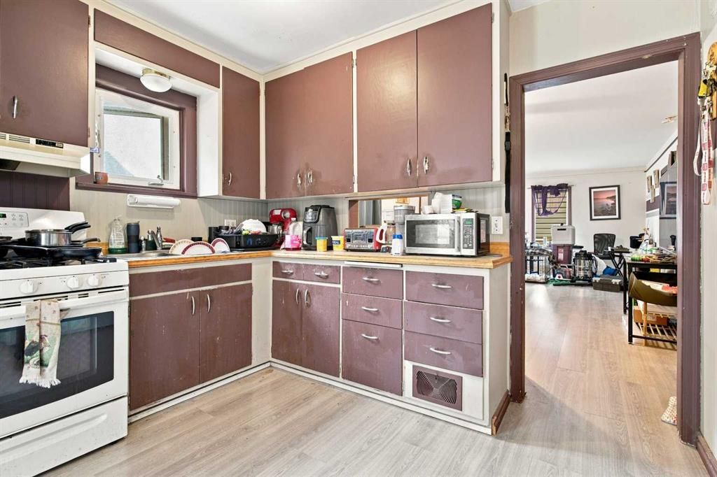 918 3 Avenue  - Photo 9