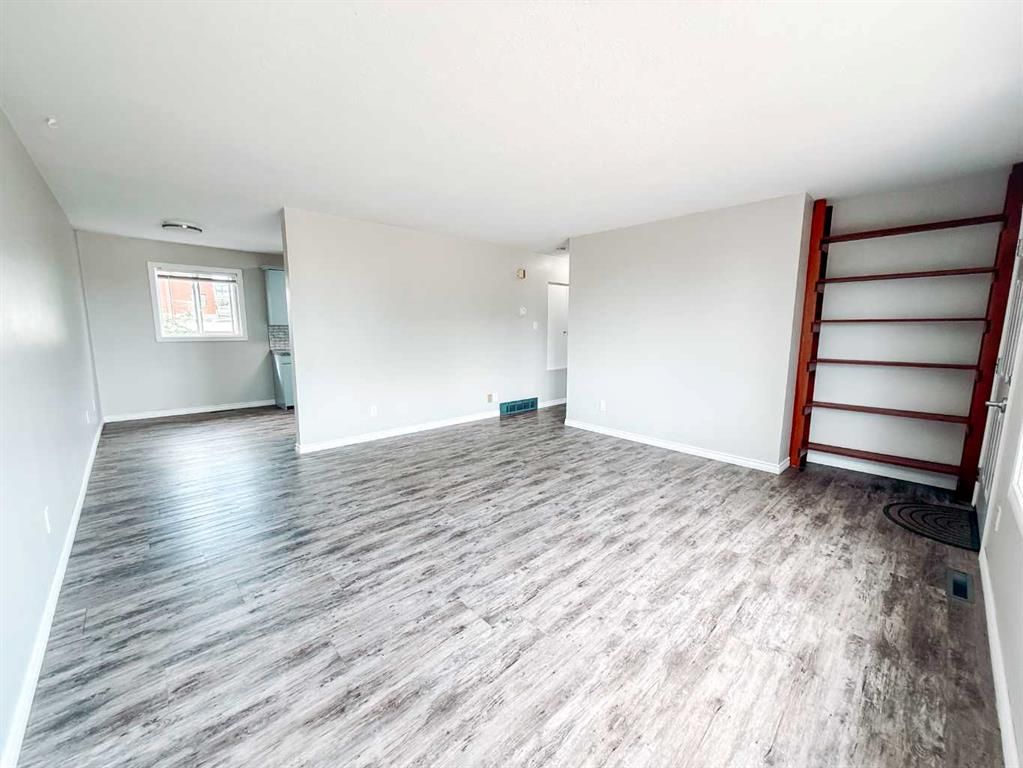 5104 46 Avenue  - Photo 10