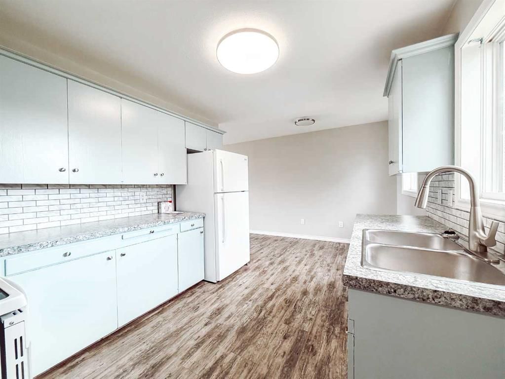 5104 46 Avenue  - Photo 12