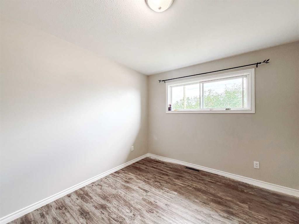5104 46 Avenue  - Photo 18