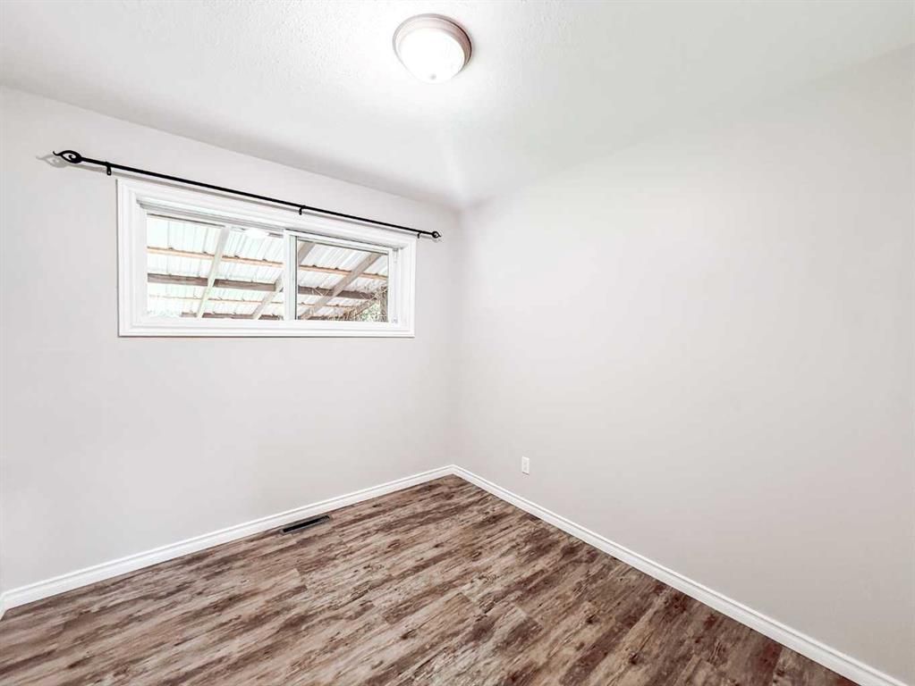5104 46 Avenue  - Photo 20