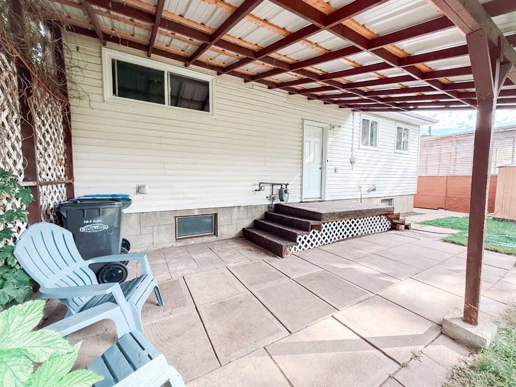 5104 46 Avenue  - Photo 35