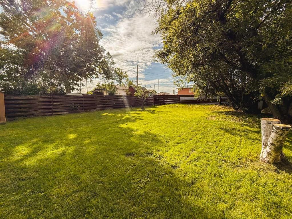 5104 46 Avenue  - Photo 36