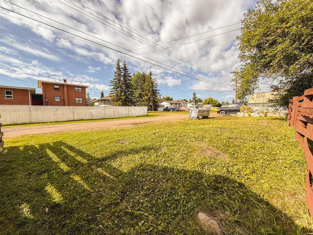 5104 46 Avenue  - Photo 6