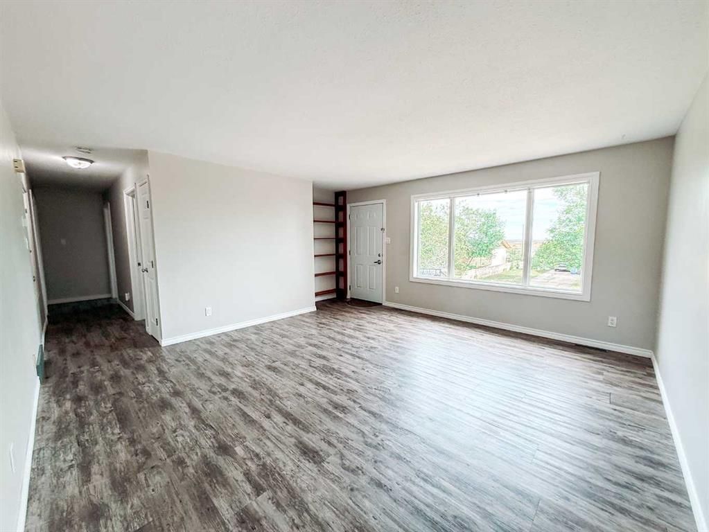 5104 46 Avenue  - Photo 9