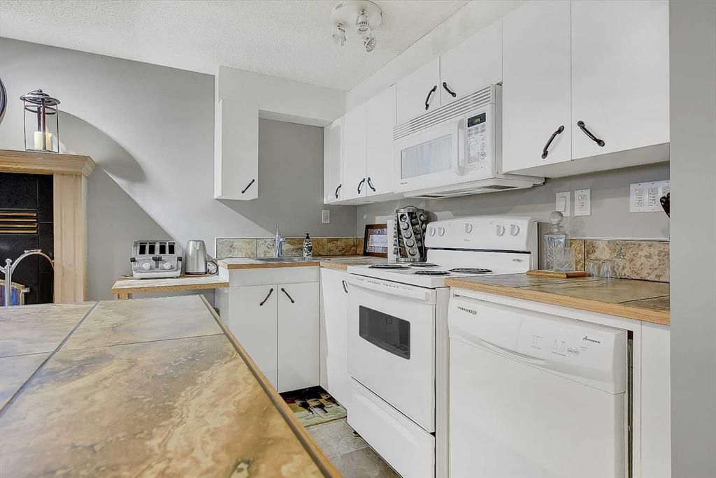 10659 81 Avenue  - Photo 21