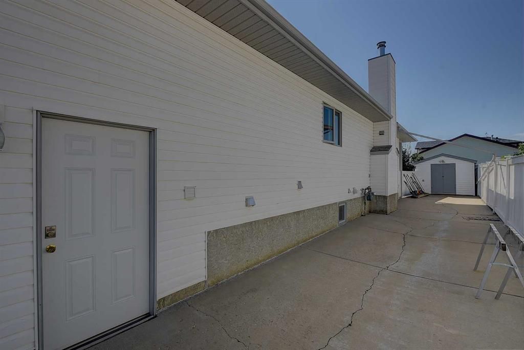 10659 81 Avenue  - Photo 40