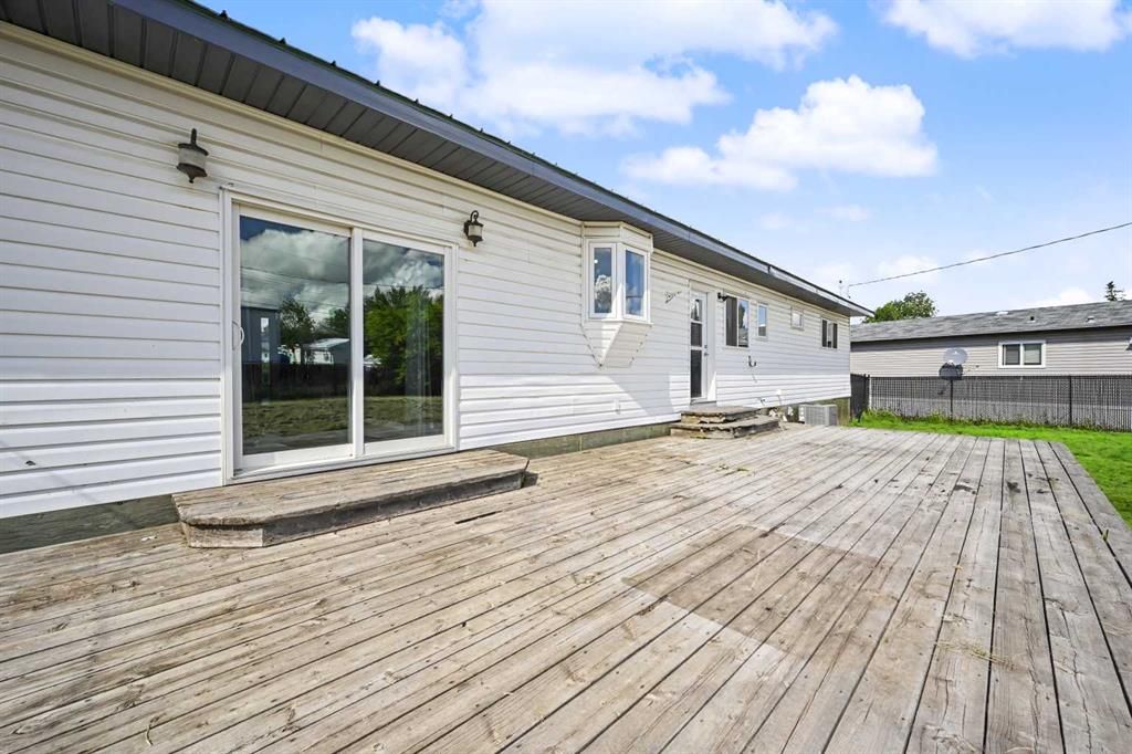 5003 46 Street  - Photo 23