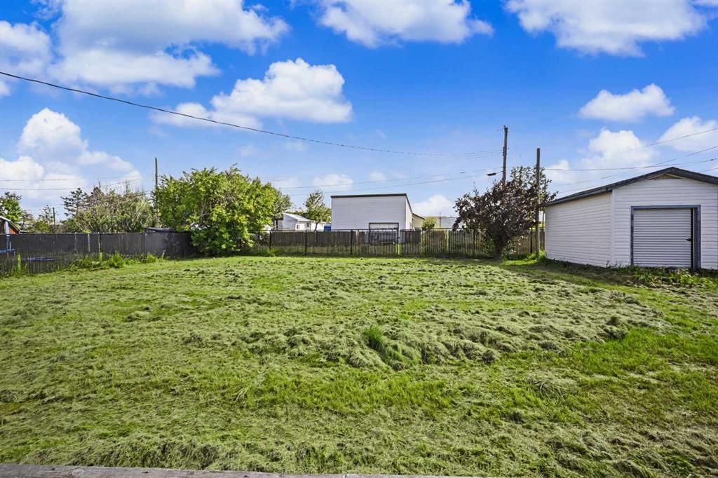 5003 46 Street  - Photo 24
