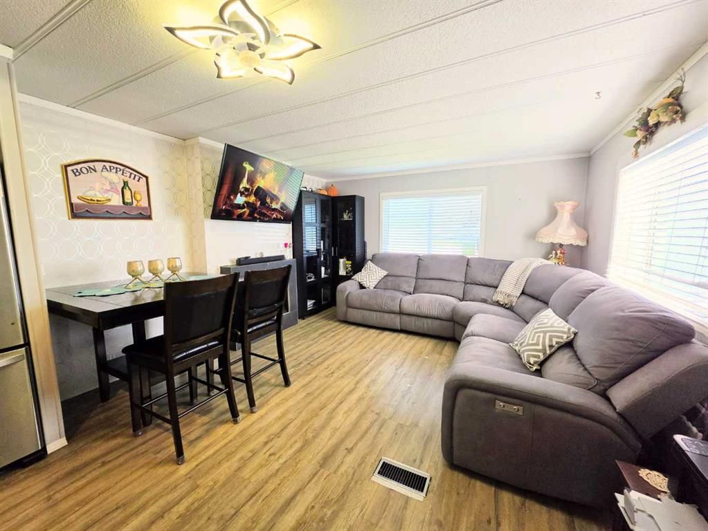 409 7 Avenue  - Photo 5
