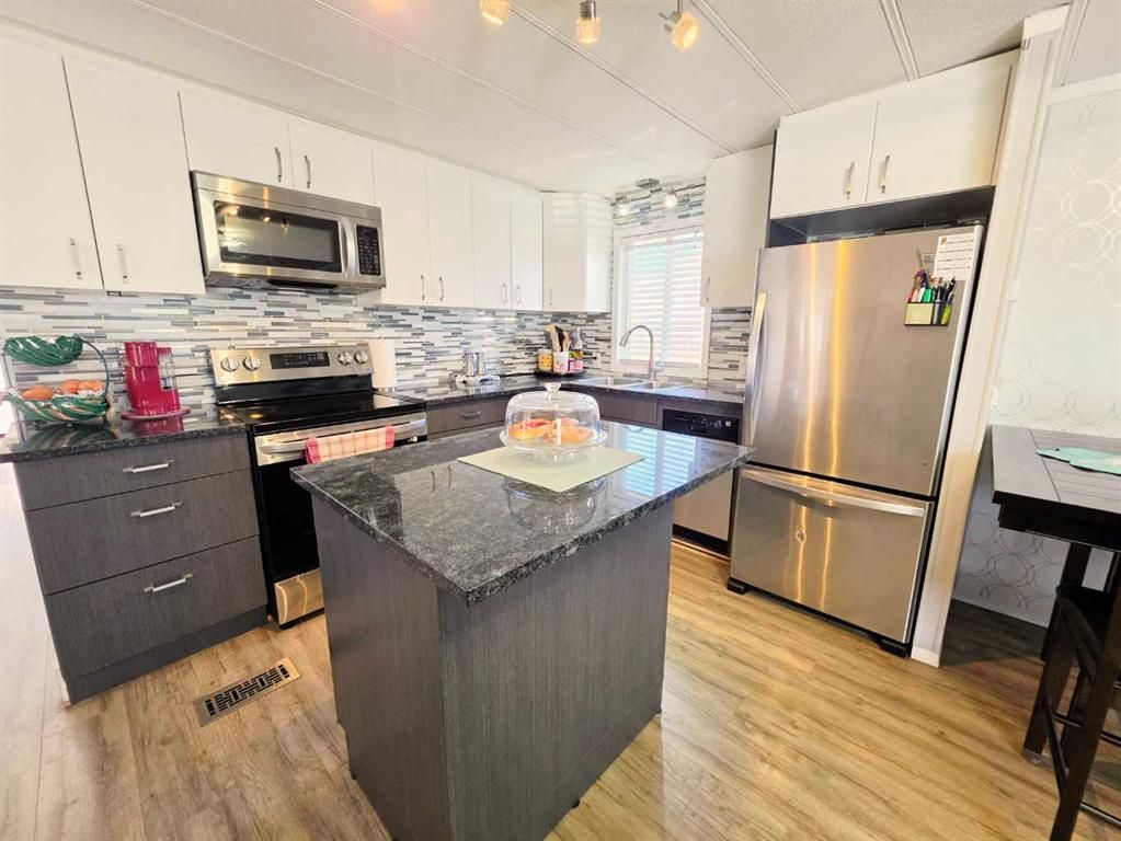 409 7 Avenue  - Photo 8