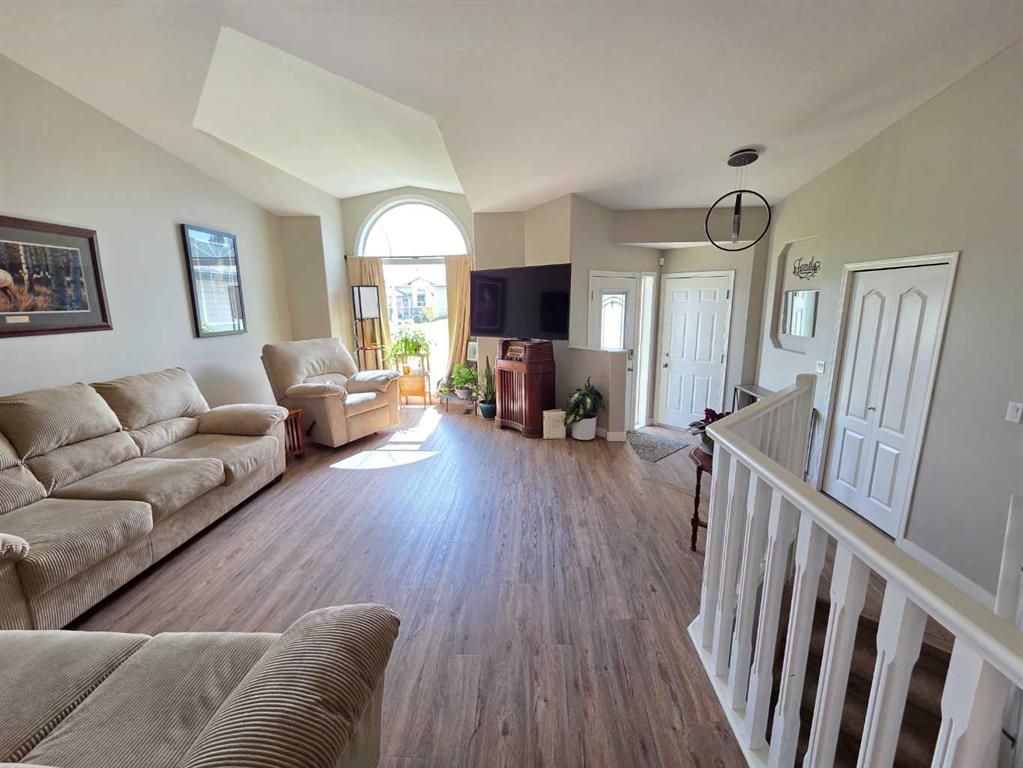 37 Pinnacle Crescent  - Photo 13