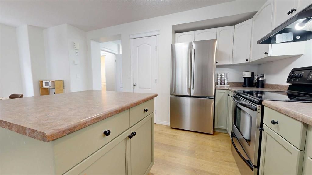 9009 93 Avenue  - Photo 9