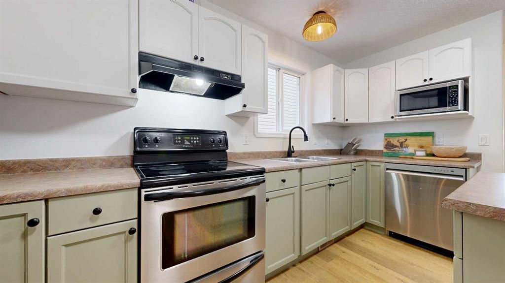 9009 93 Avenue  - Photo 10
