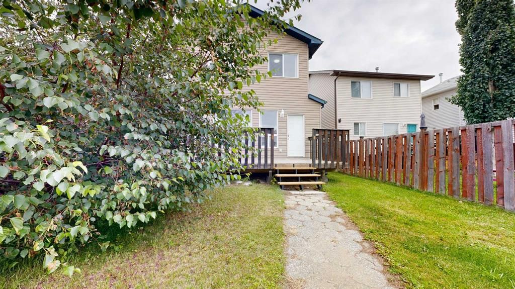 9009 93 Avenue  - Photo 27