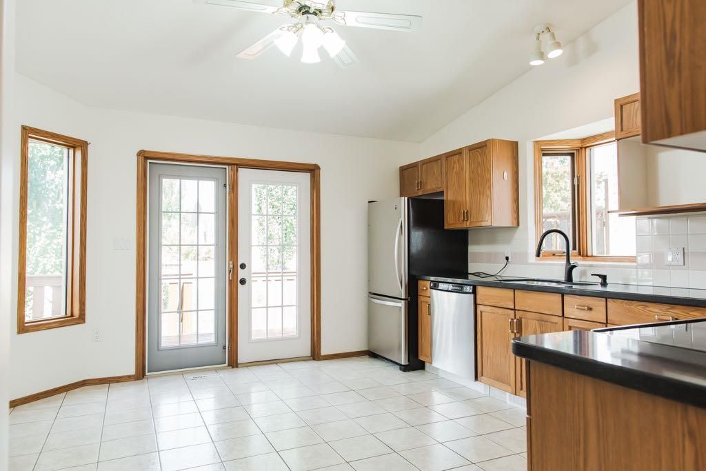 10610 Michaelis Boulevard  - Photo 11