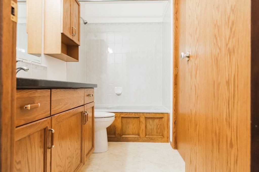 10610 Michaelis Boulevard  - Photo 19