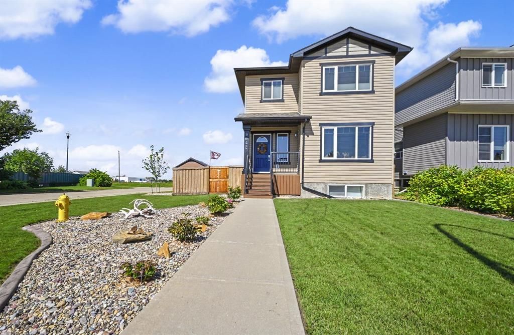 8642 72 Avenue  - Photo 2