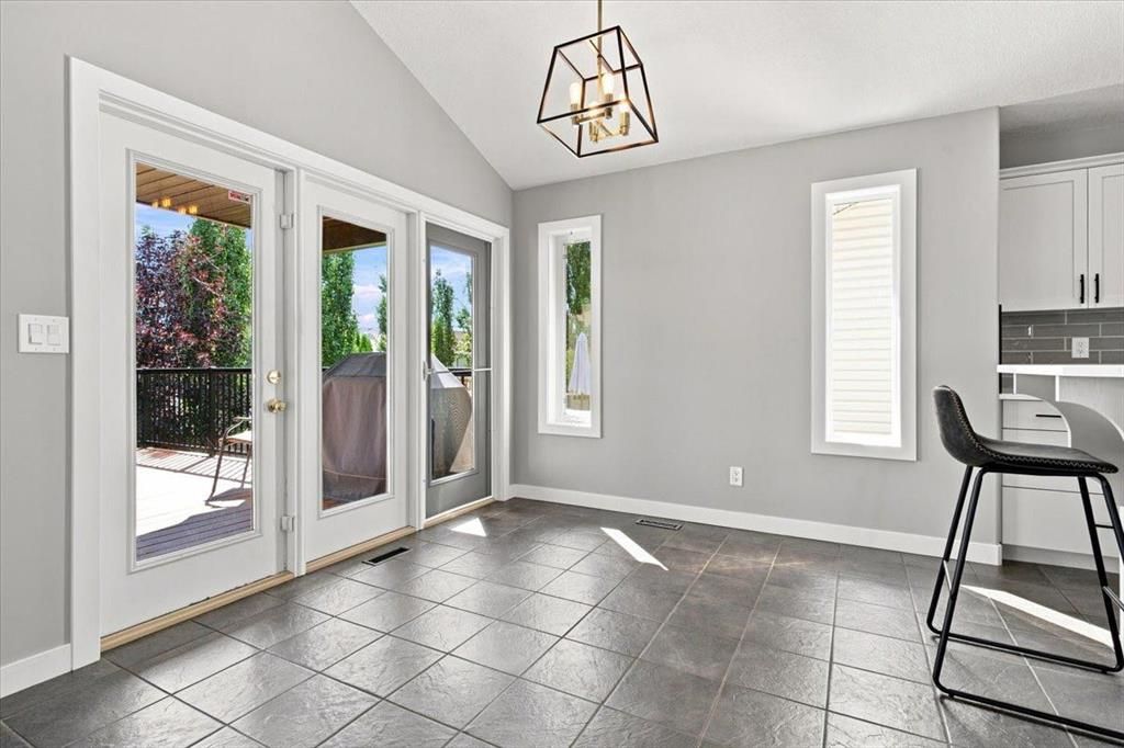 10465 Royal Oaks Drive  - Photo 9