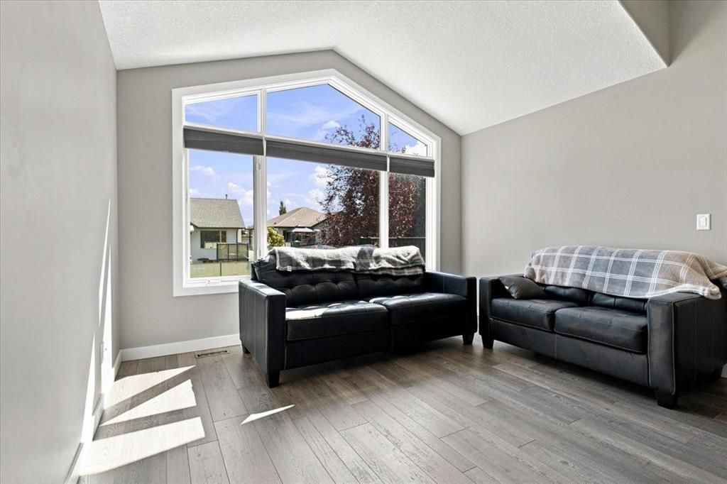 10465 Royal Oaks Drive  - Photo 11