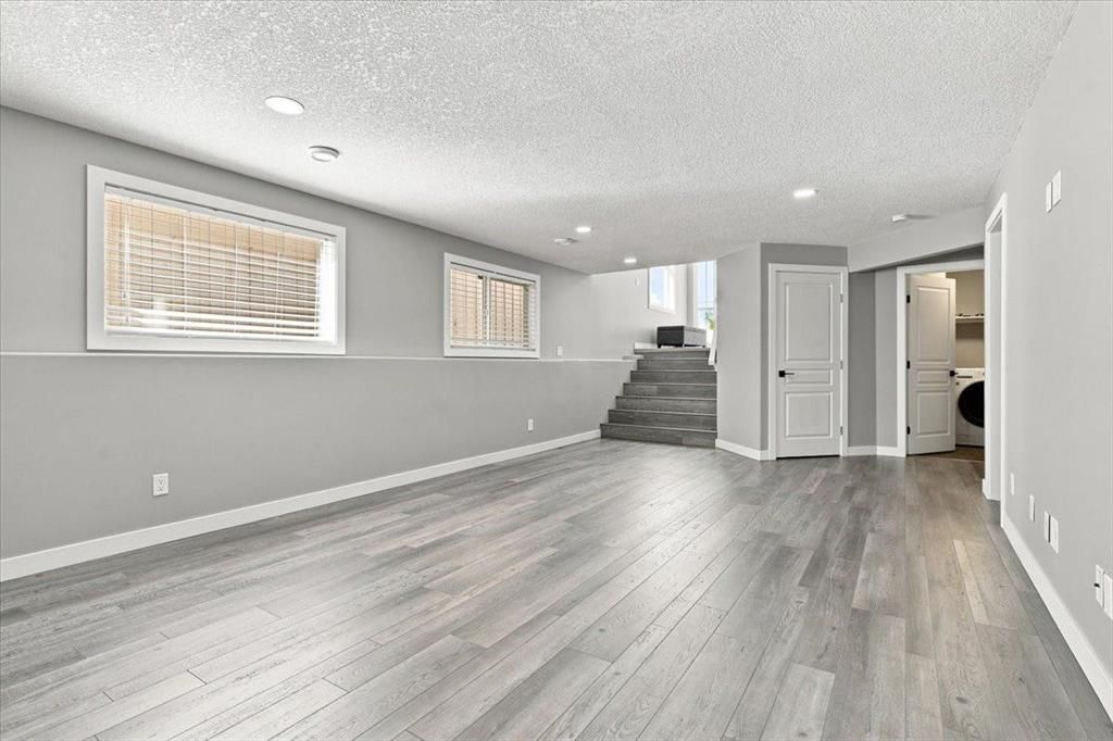 10465 Royal Oaks Drive  - Photo 26