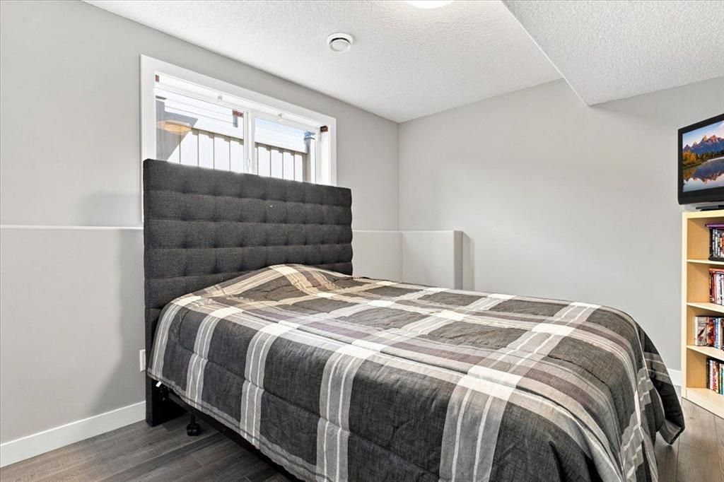 10465 Royal Oaks Drive  - Photo 27