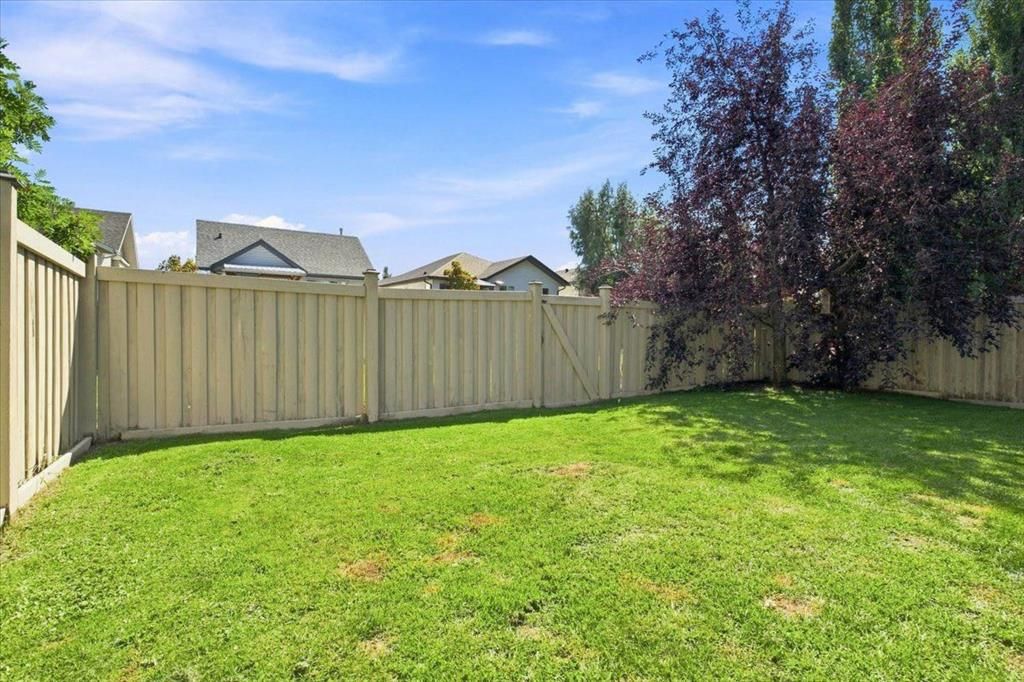 10465 Royal Oaks Drive  - Photo 32