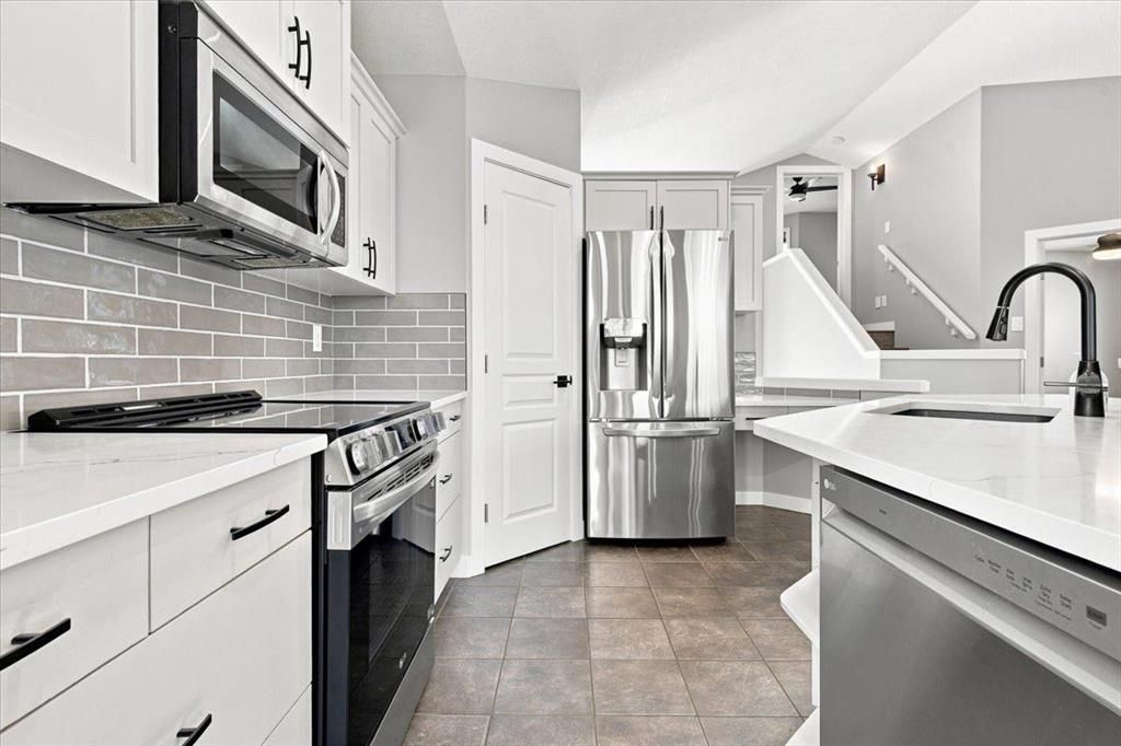 10465 Royal Oaks Drive  - Photo 5