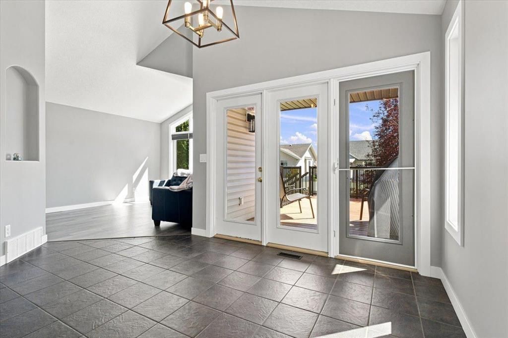10465 Royal Oaks Drive  - Photo 8