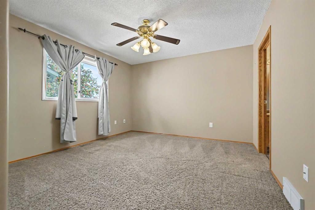12017 95B Street  - Photo 18