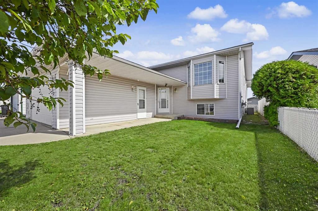 12017 95B Street - Photo 2