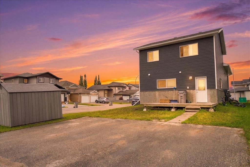 9401 88A Street  - Photo 2
