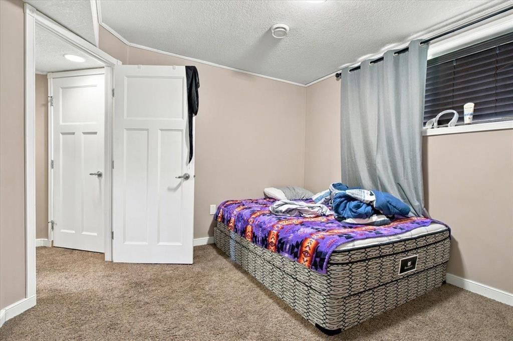 9401 88A Street  - Photo 34