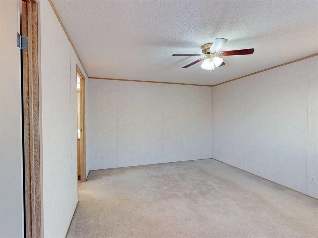 9011 88 Avenue  - Photo 8