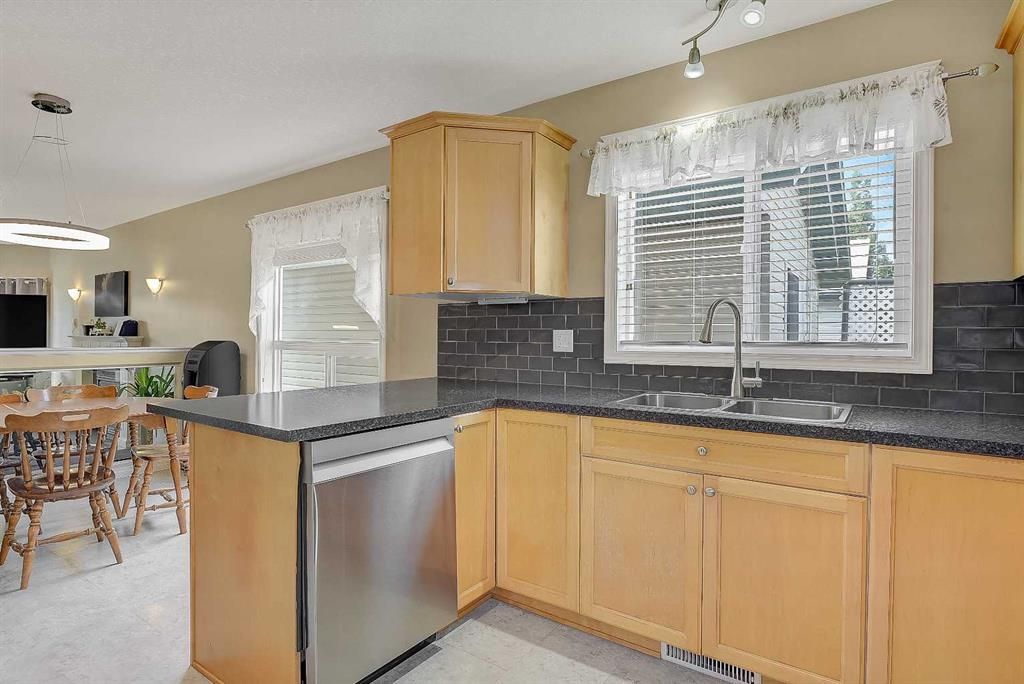 10720 124B Avenue  - Photo 9