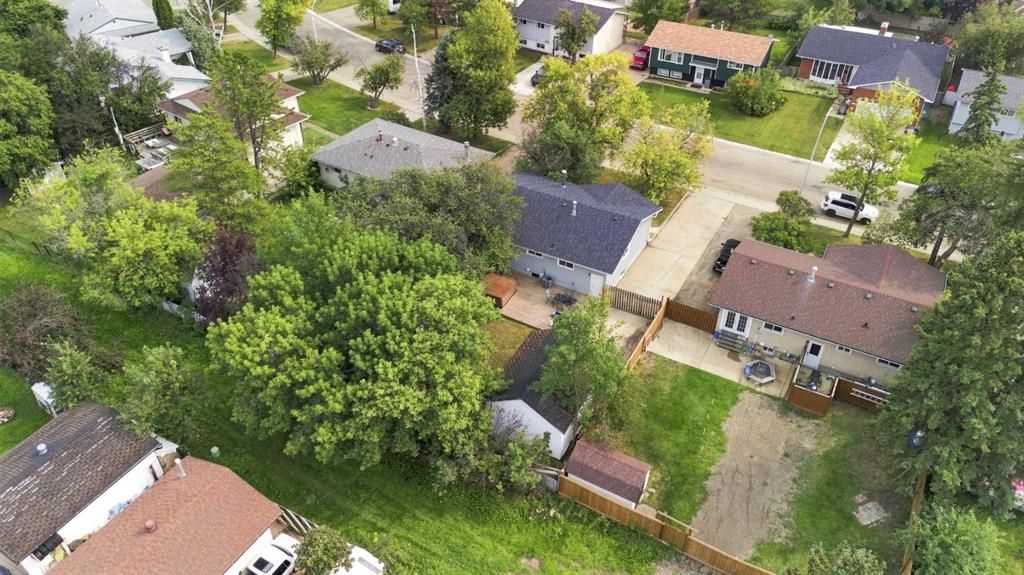 9822 80 Avenue  - Photo 4
