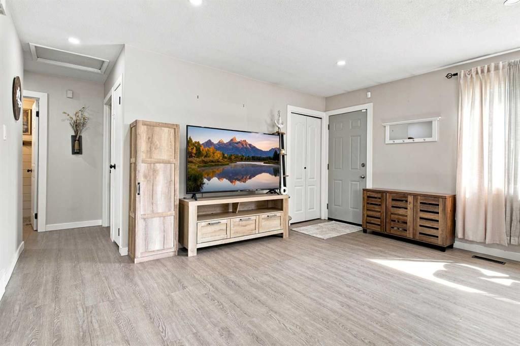 9822 80 Avenue  - Photo 6