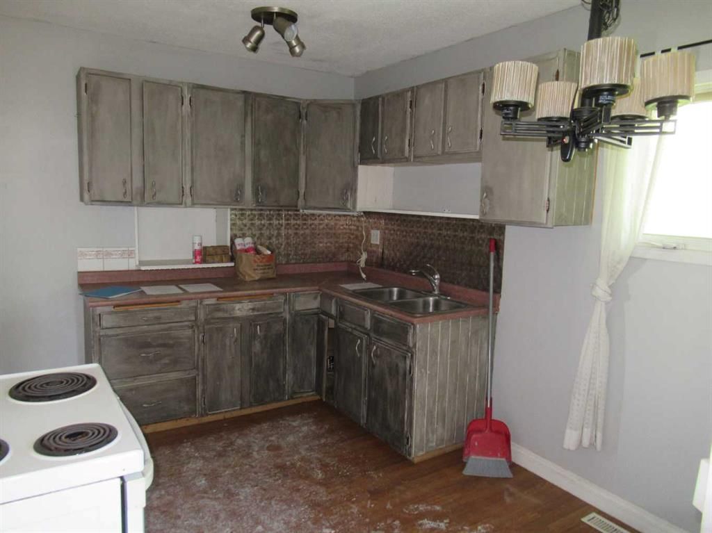9324 104 Avenue  - Photo 5