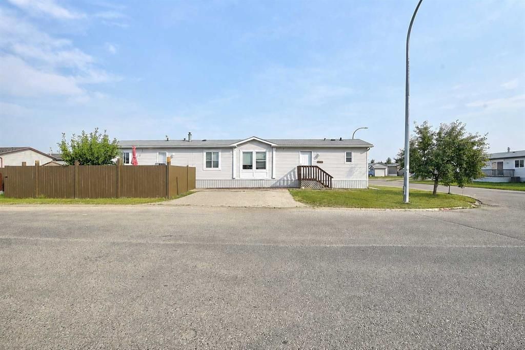 8902 89 Street - Photo 1