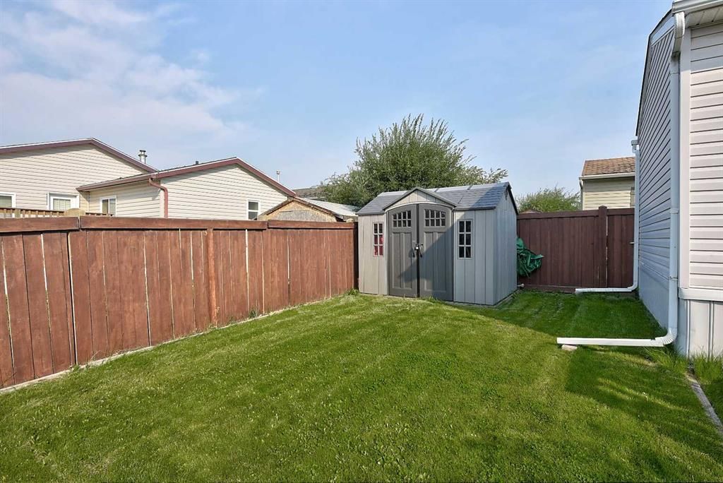 8902 89 Street  - Photo 21
