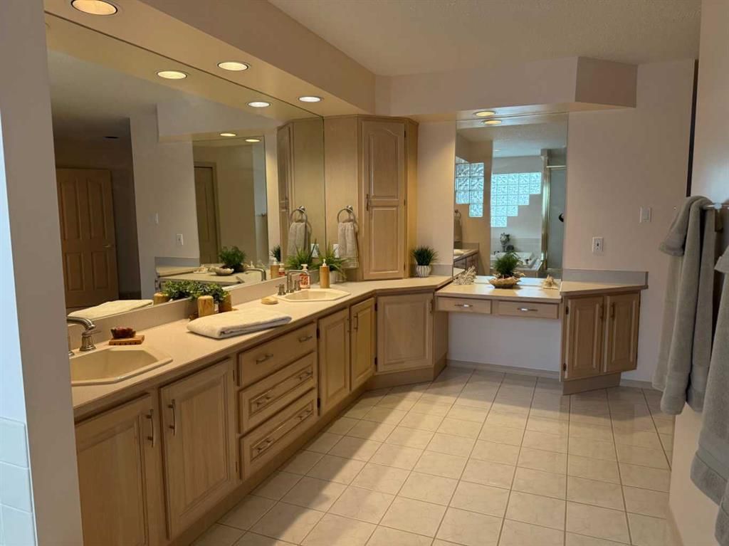 9244 Wedgewood Drive N - Photo 30