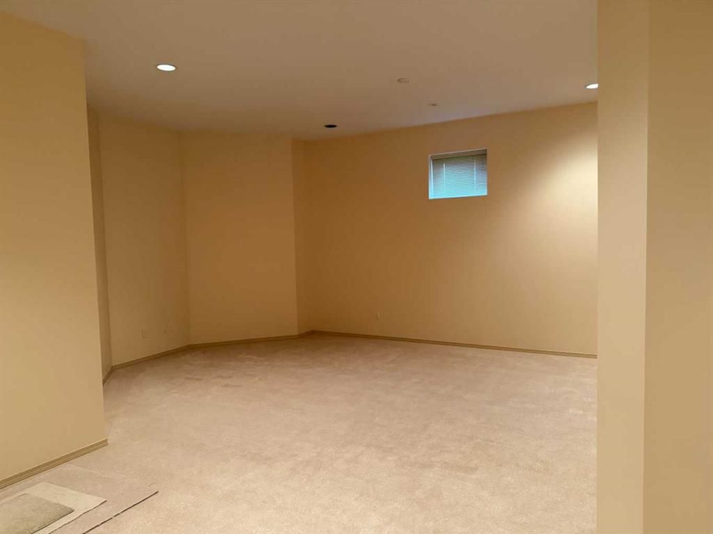 9244 Wedgewood Drive N - Photo 34