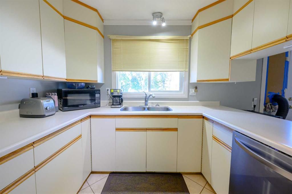 9630 91B Avenue  - Photo 9