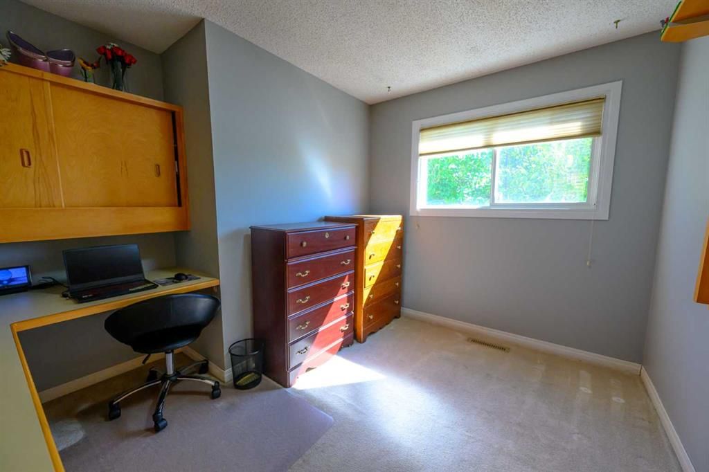9630 91B Avenue  - Photo 14