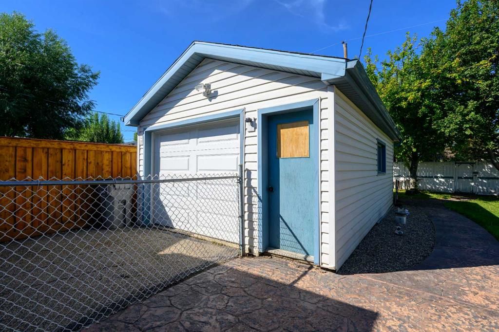9630 91B Avenue  - Photo 3