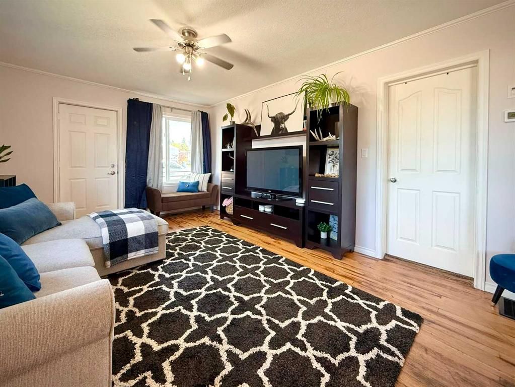 9732 100 Street  - Photo 11