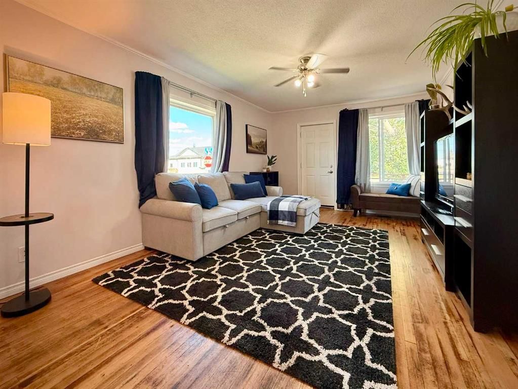 9732 100 Street  - Photo 15