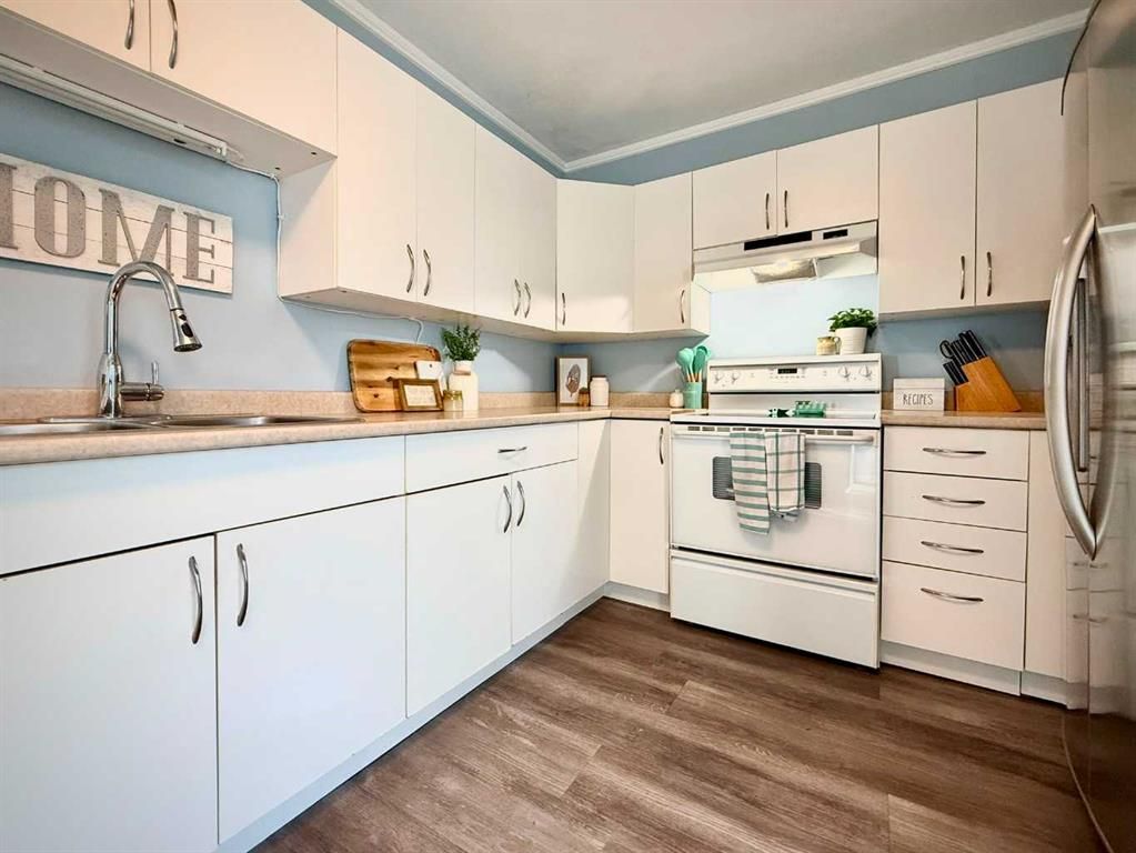 9732 100 Street  - Photo 28