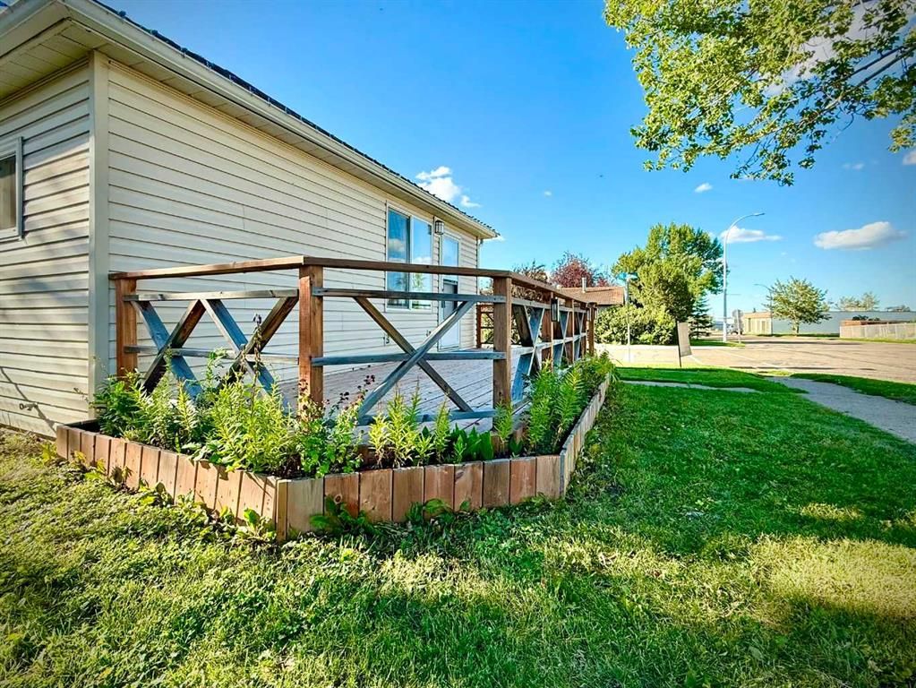 9732 100 Street  - Photo 8